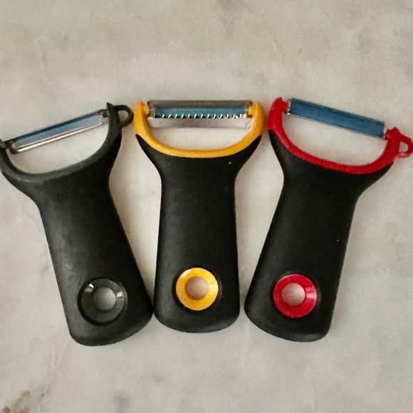 OXO Good Grips 3-Piece Prep Peeler Set - Picture 5 of 6